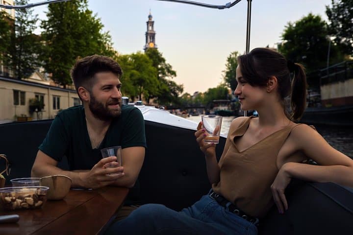 Amsterdam Canal Cruise in Portuguese: Private 2-Hour Canal Tour photo 2