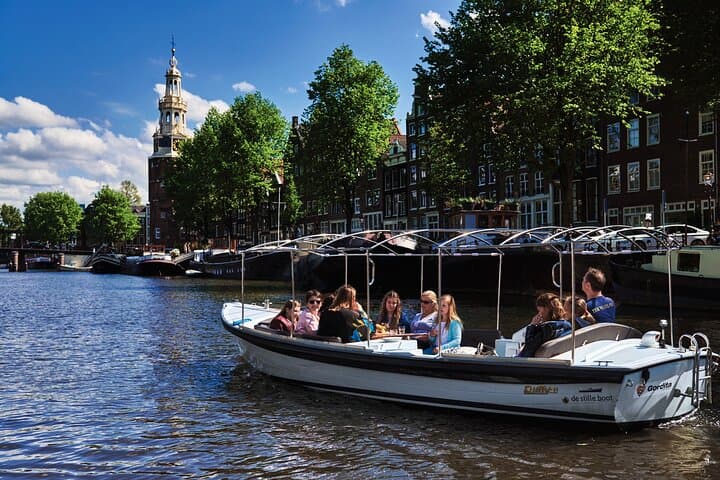 Amsterdam Canal Cruise in Portuguese: Private 2-Hour Canal Tour photo 4