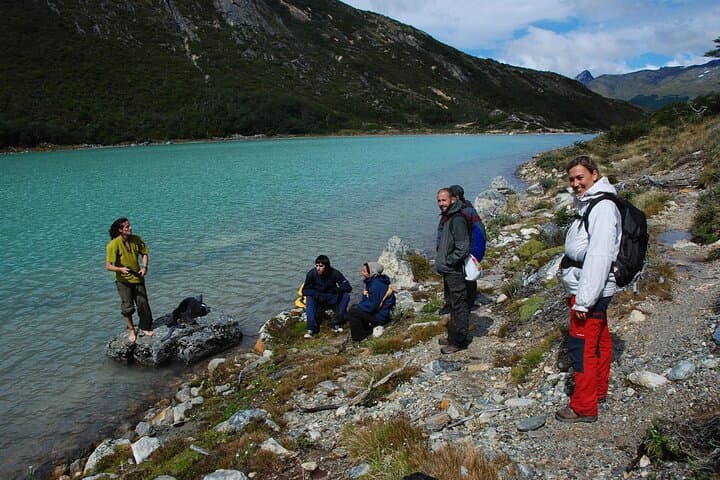 Trekking to Esmeralda Lake from Ushuaia: Laguna Esmeralda Day Hike in Tierra del Fuego