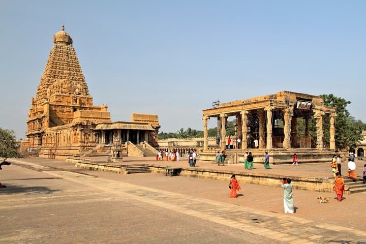 Thanjavur Day Trip from Madurai: Explore Brihadeeswarar Temple & Maratha Palace photo 4