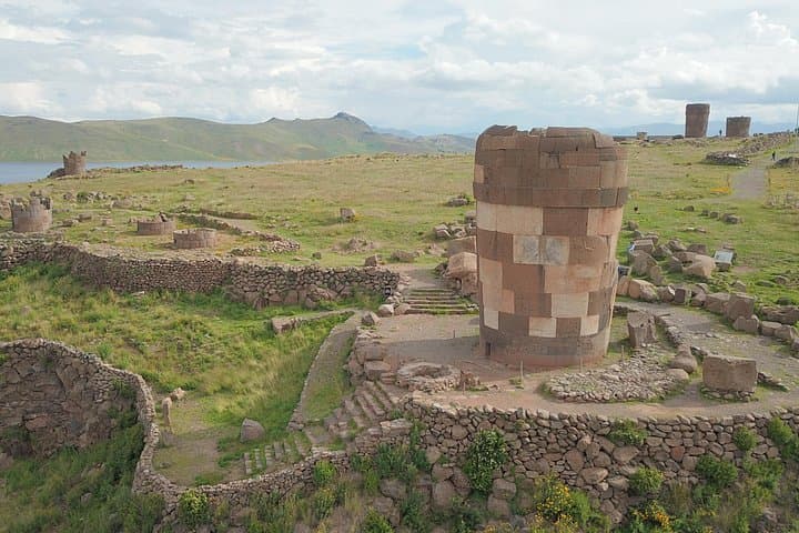 3-Day Classic Puno Tour: Lake Titicaca, Uros & Taquile with Sillustani photo 2