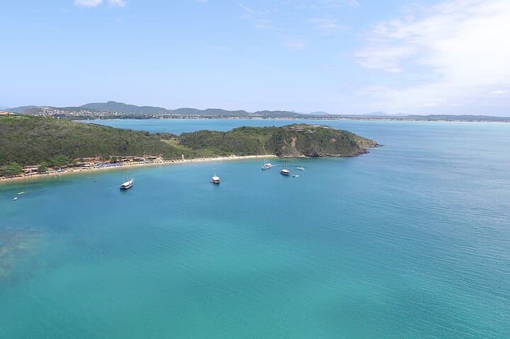 Búzios em um dia: passeio de barco, praias e almoço a partir do Rio