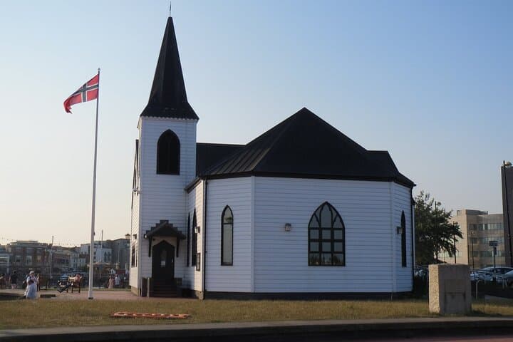 Half-Day Private Walking Tour of Cardiff: History, Bay & Local Secrets photo 5