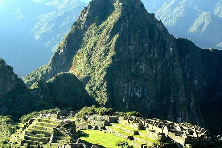 Route of the Sun: Arequipa to Machu Picchu via Colca Canyon & Lake Titicaca (7-Day)