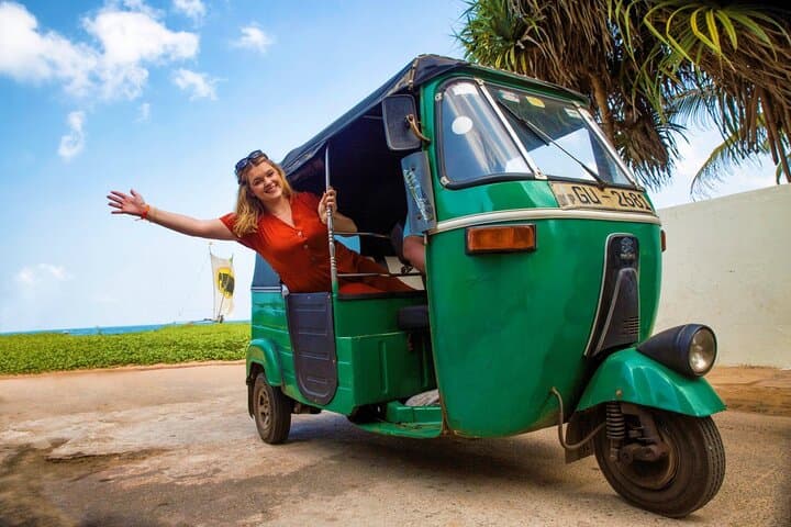 Negombo Tuk-Tuk City Safari: Fish Market, Dutch Fort & Hamilton Canal Discoveries