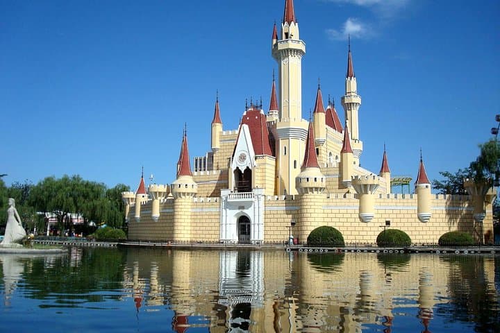 Shijingshan Amusement Park & FlyOver China: Private Half-Day Tour in Beijing