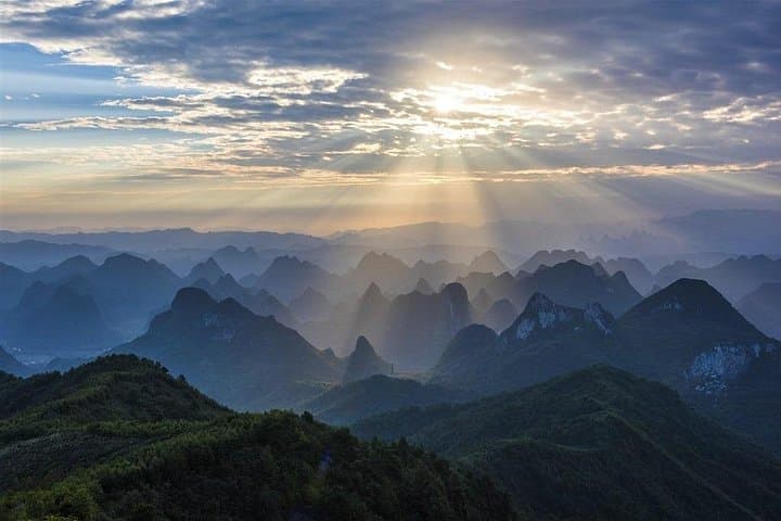 Guilin Day Trip: Daxu Ancient Town & Yaoshan Mountain Chairlift and Tea-Picking