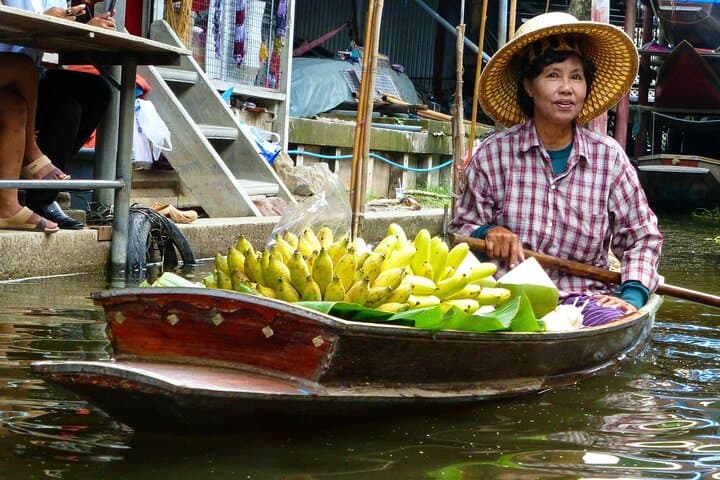Bangkok Private Tour: Damnoen Saduak Floating Market & Maeklong Railway Market