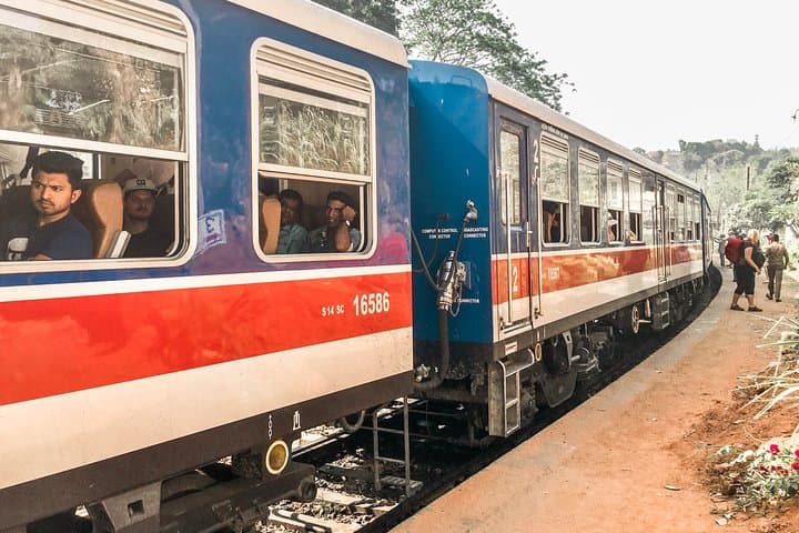 Colombo to Badulla Train Ride — Dunhinda Odyssey Scenic Journey photo 2