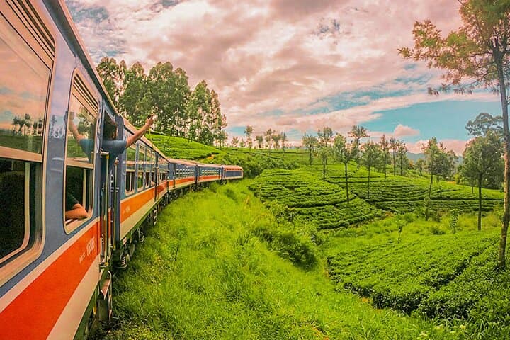 Colombo to Badulla Train Ride — Dunhinda Odyssey Scenic Journey