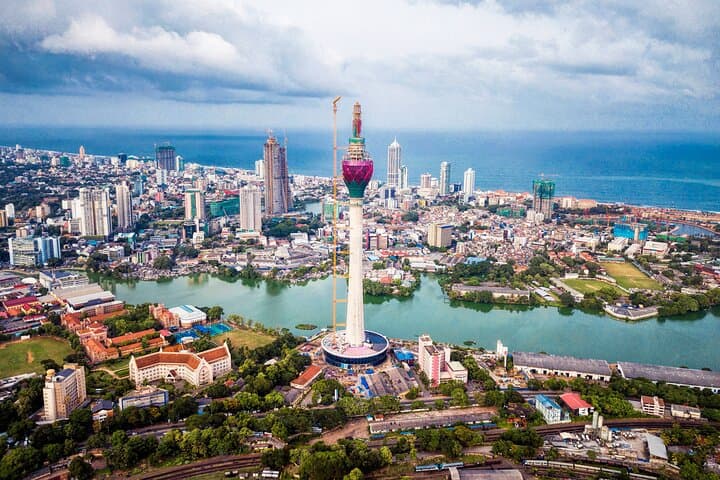 Helicopter Scenic Flight Over Colombo and Adam's Peak — 2-Hour Aerial Tour photo 2