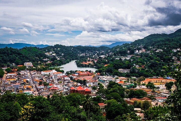 Helicopter Over Kandy: Scenic Flights from Hatton photo 4