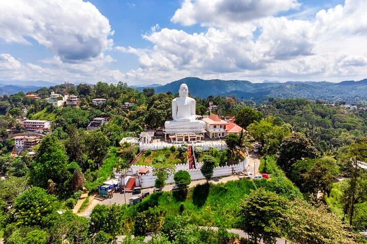 Helicopter Over Kandy: Scenic Flights from Hatton photo 3