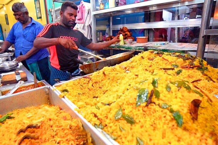 Galle Fort Street Food Walk — Authentic Sri Lankan Snacks and Market Flavors photo 4
