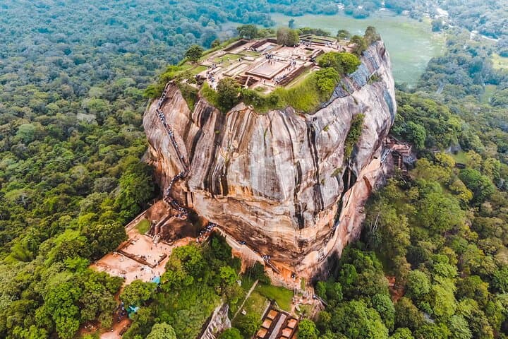 Helicopter Tour to Sigiriya from Colombo: Aerial Views of the Lion Rock photo 3