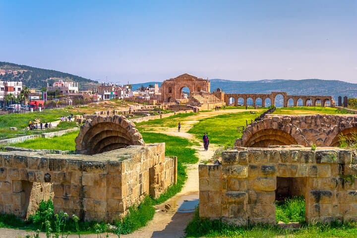 4-Day Jordan Highlights: Jerash, Petra & Wadi Rum Overnight from Sheikh Hussein Border photo 3