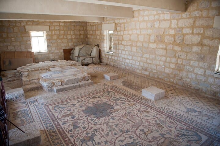 4-Day Jordan Highlights: Jerash, Petra & Wadi Rum Overnight from Sheikh Hussein Border photo 5