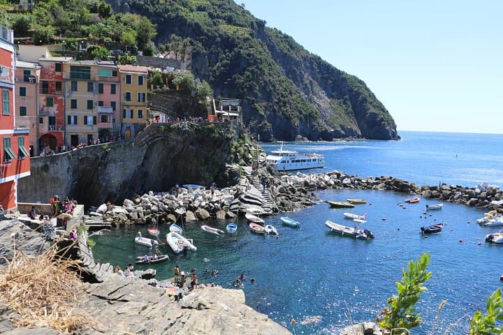 Cinque Terre Private Wine Tasting Tour with a Local Guide photo 3