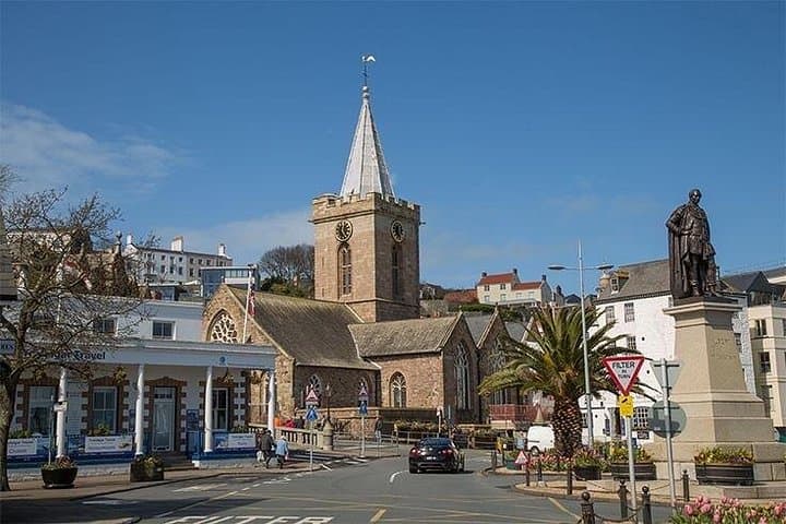 Guernsey Shore Walking Tour: Castle Cornet, Hauteville House & Saint Peter Port Sights