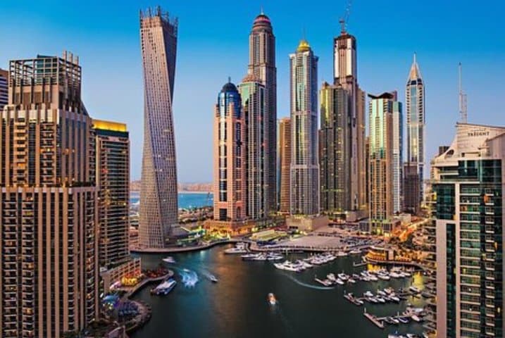 Dubai Marina Luxury Yacht Cruise with Breakfast or BBQ
