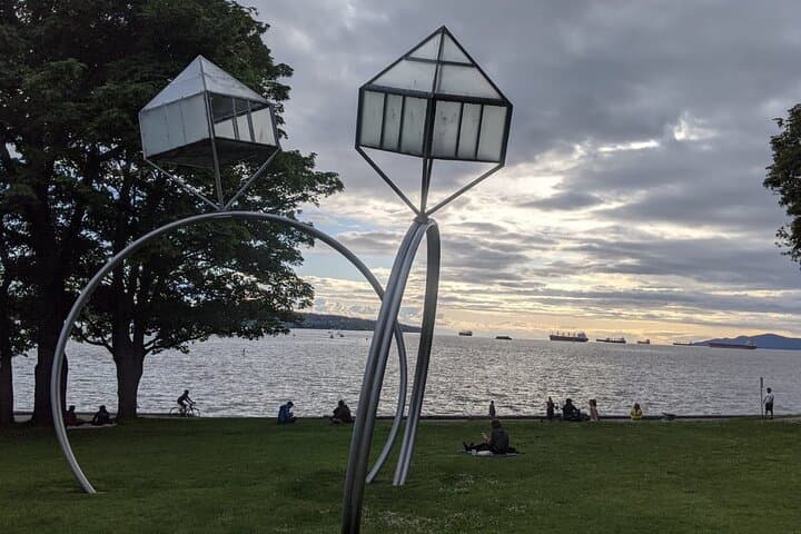 Romantic Vancouver Honeymoon Day Tour — Private Couples' City Experience photo 6