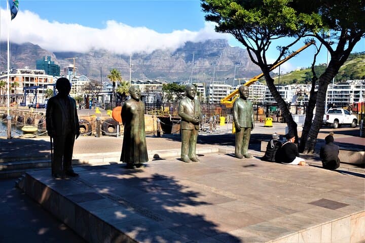 Hermanus Whale Watching and Hemel-en-Aarde Wine Tour from Cape Town photo 5