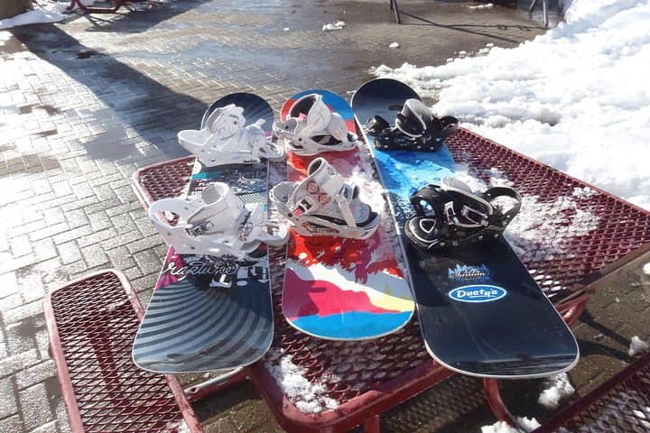 Skip the Line: Stress-Free Snowboard Rental Near Snoqualmie Pass photo 3