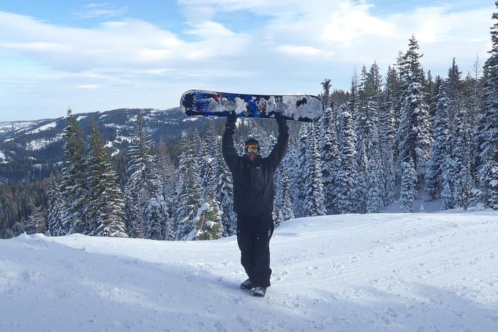 Skip the Line: Stress-Free Snowboard Rental Near Snoqualmie Pass photo 4