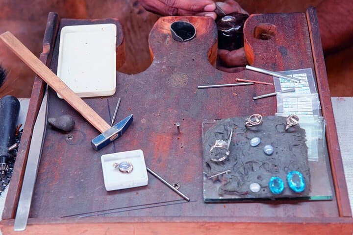 Hands-On Gems & Jewelry Workshop in Galle: Make a Ceylon Keepsake photo 4