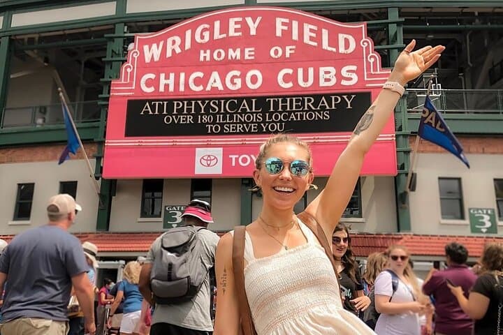 Chicago Private All-Inclusive Day Tour: Iconic Sights & Local Secrets