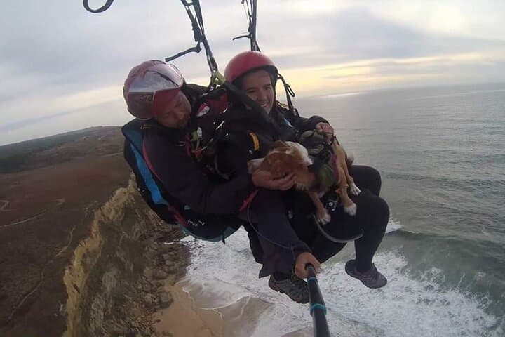Tandem Paragliding Near Lisbon: 20-Minute Flights Over Atlantic Cliffs