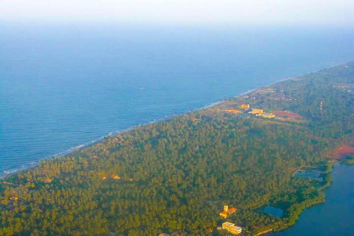 Kandy Helicopter Tour from Negombo — Temple of the Tooth Aerial Experience photo 3