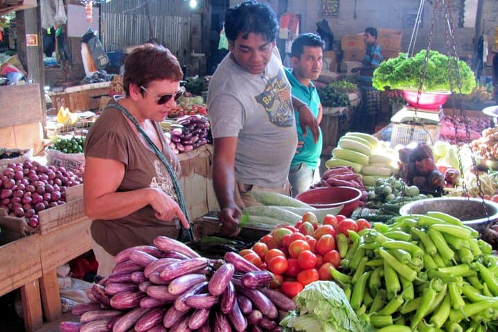 Pettah Market Tour & Sri Lankan Cooking Experience in Colombo