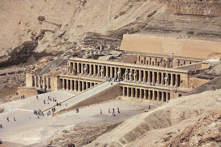 4-Day Nile Cruise Aswan to Luxor with Abu Simbel & Sunrise Balloon photo 5