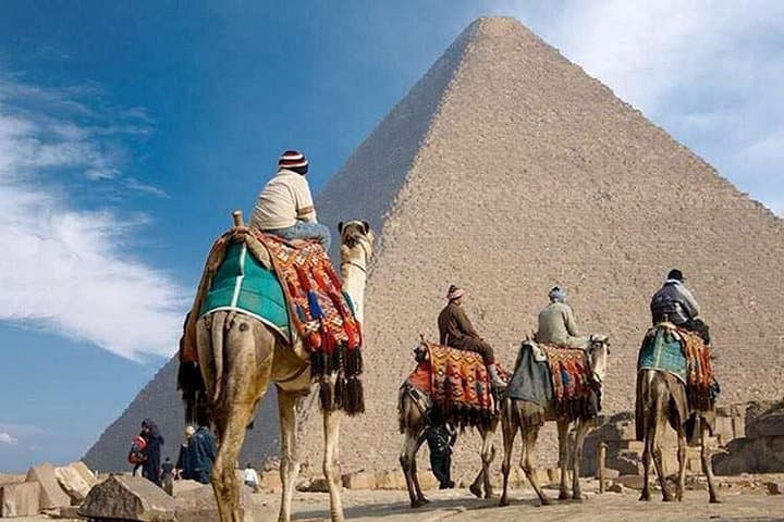 Cairo & Alexandria 4-Day Highlights: Pyramids, Egyptian Museum, Nile Dinner Cruise and Kom El Shoqafa photo 1