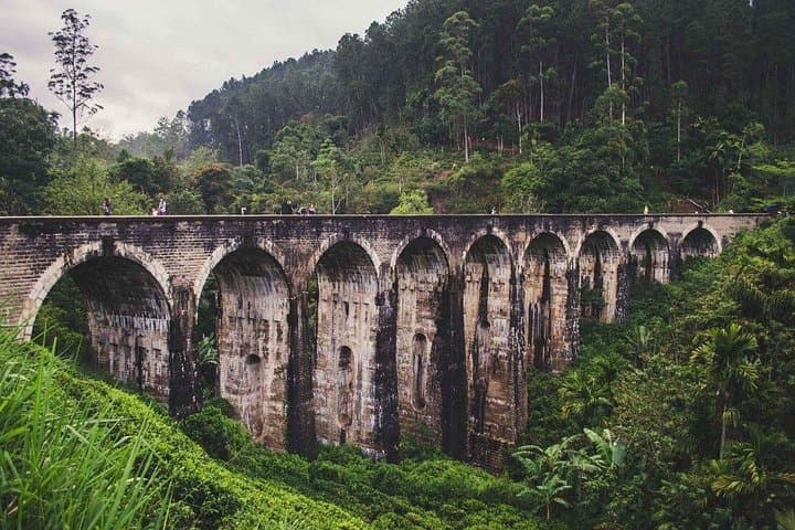 Colombo to Ella by Rail: Hill-Country Train, Little Adam's Peak & Nine Arch Bridge photo 2