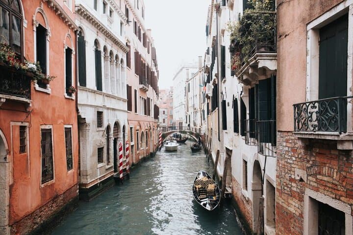 Venice Private Walking Tour and Cicchetti Food Tasting photo 5