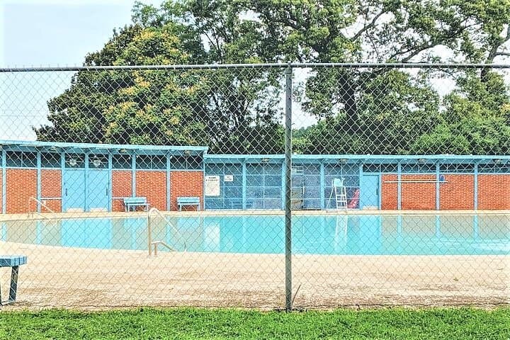Explore Stranger Things Filming Locations in Atlanta — Private Upside Down Tour photo 2