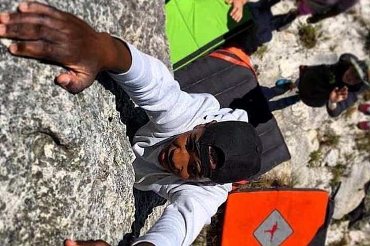 Cape Town Rock Climbing & Bouldering with a Youth Club Founder — Community Climb Near Table Mountain photo 3