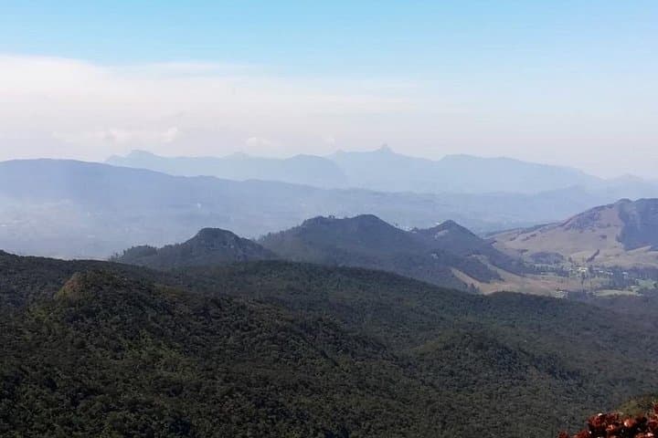 Hike Kirigalpoththa Peak via Horton Plains — Challenging 7km Trek in Sri Lanka photo 3