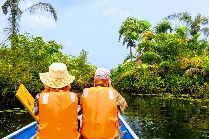 Akosombo Day Tour: Lake Volta Cruise, Adomi Bridge & Cedi Bead Village