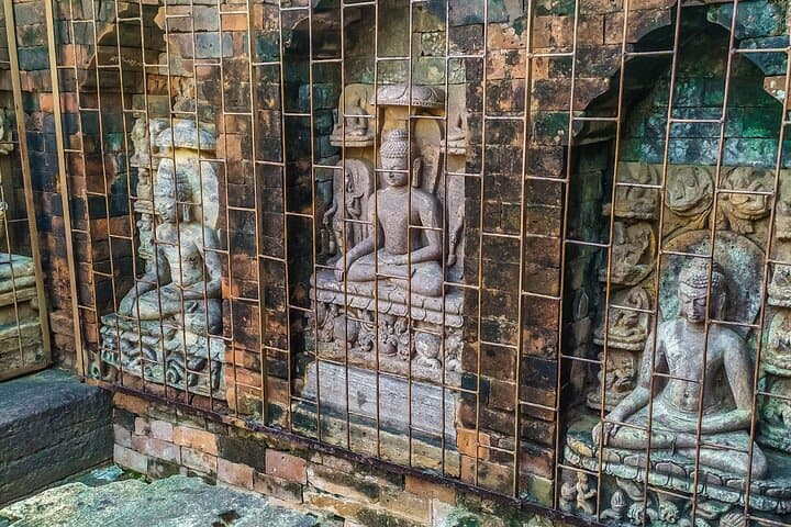 Explore Udayagiri and Khandagiri: Bhubaneswar's Ancient Cave Walk photo 5
