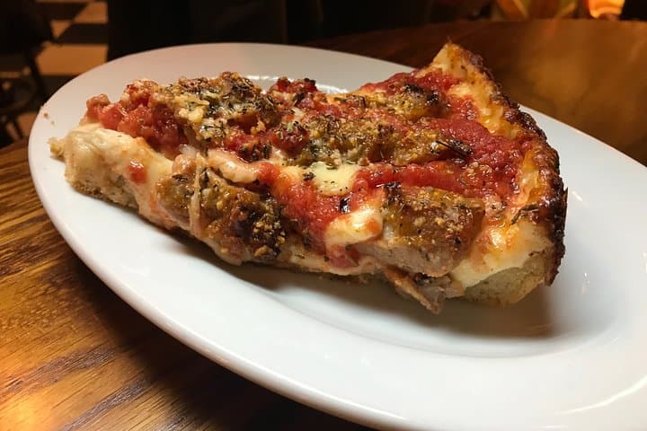 Friday Night Pizza Crawl in River North: Deep-Dish, Neapolitan & Tavern-Style Pizza Walk photo 2