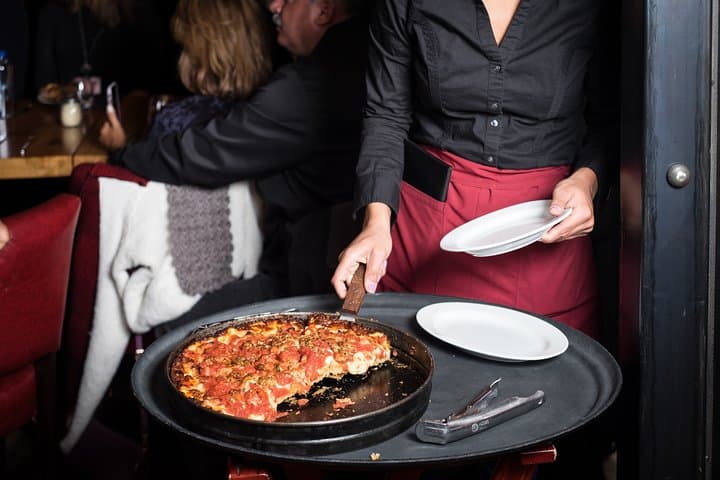 Friday Night Pizza Crawl in River North: Deep-Dish, Neapolitan & Tavern-Style Pizza Walk photo 5