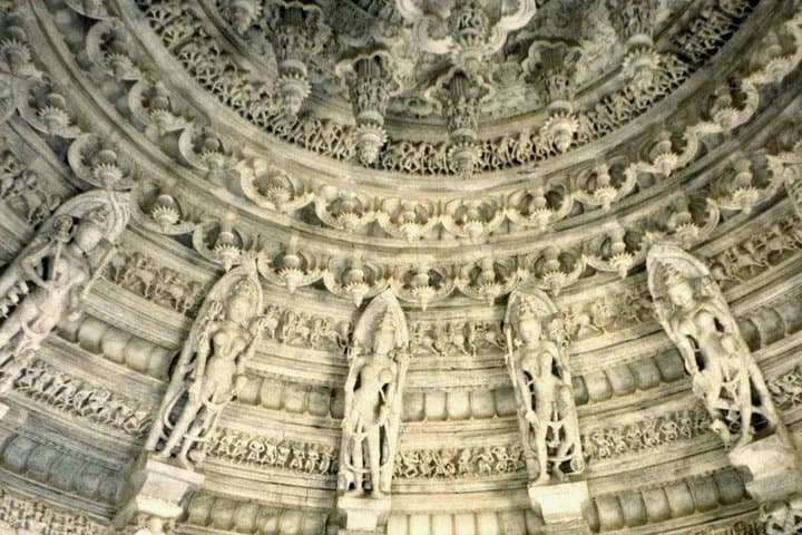 Mount Abu Day Trip from Udaipur: Dilwara Temples, Nakki Lake & Sunset Point photo 3