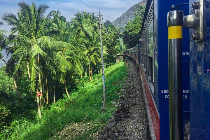 Highlights of Sri Lanka by Train: 12-Day Scenic Rail Journey
