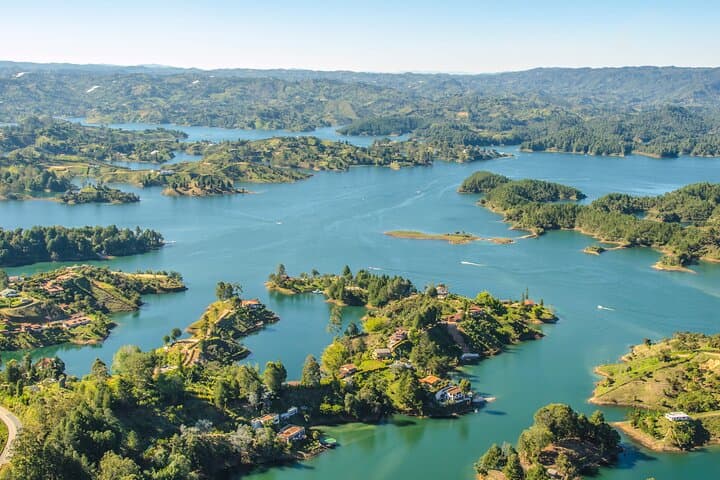 Climb El Peñol and Explore Colorful Guatapé: Day Trip from Medellín photo 5