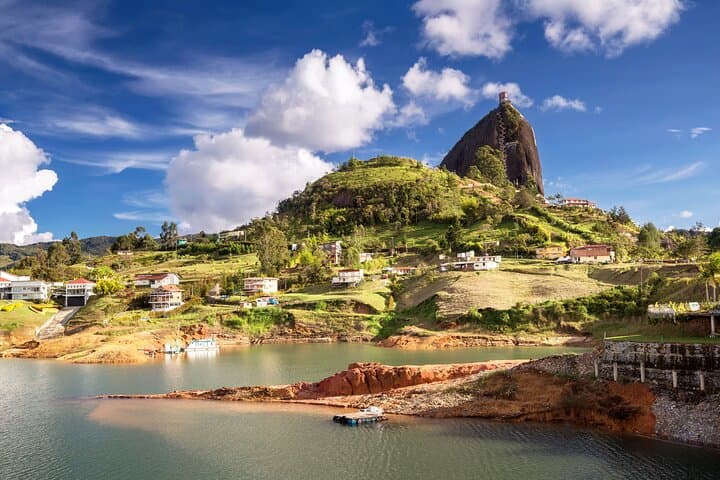 Climb El Peñol and Explore Colorful Guatapé: Day Trip from Medellín photo 2