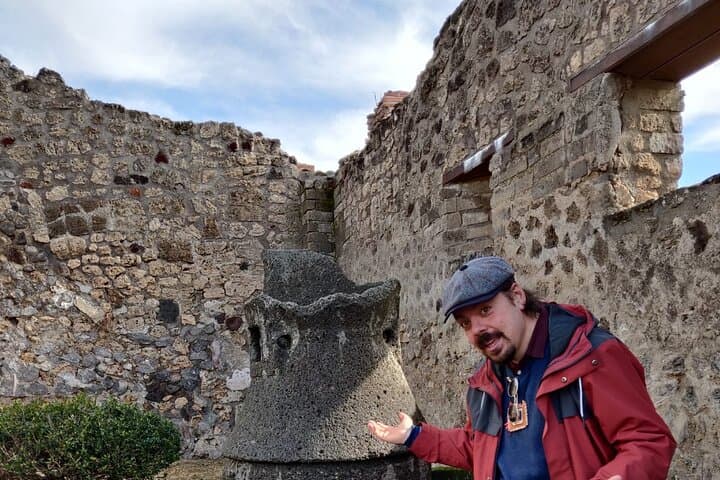 Private Pompeii Tour: Fast-Entrance Tickets & Exclusive Guide to the Ruins photo 5