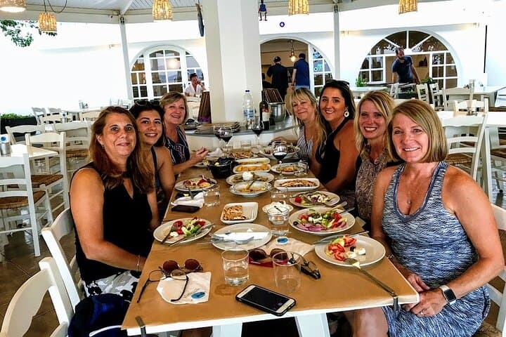 Santorini Wine and Food Experience: Half-Day Winery Tour with Pickup